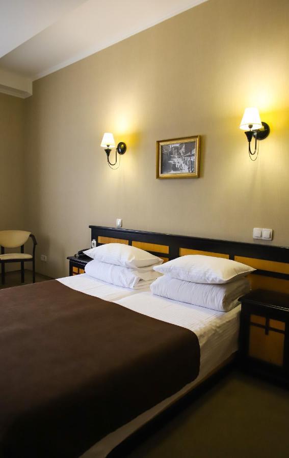 Georg Palace Hotel TTchernivtsi Extérieur photo