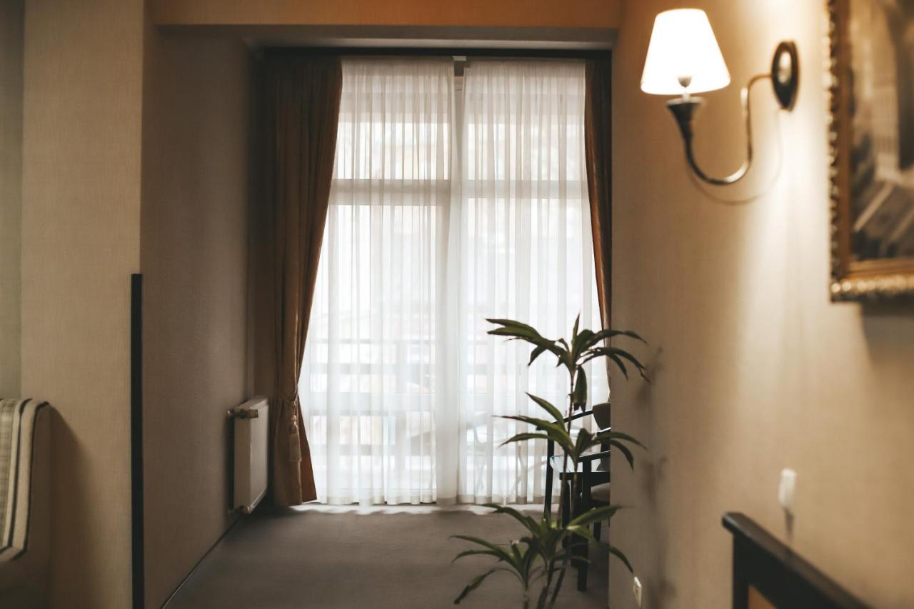 Georg Palace Hotel TTchernivtsi Extérieur photo