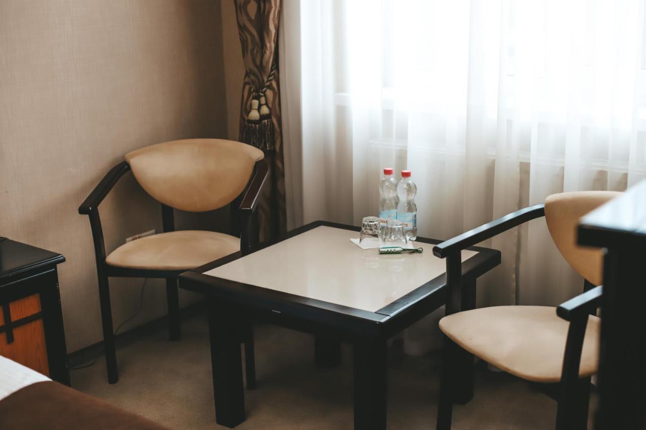 Georg Palace Hotel TTchernivtsi Extérieur photo