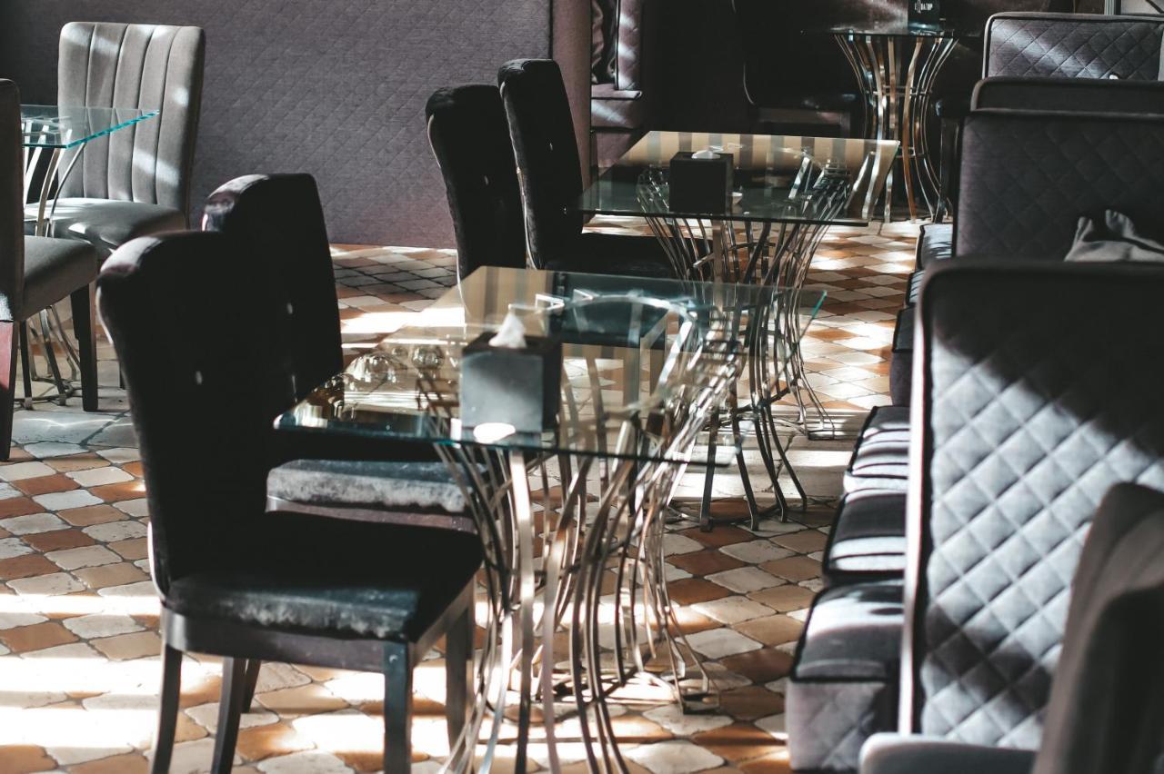 Georg Palace Hotel TTchernivtsi Extérieur photo