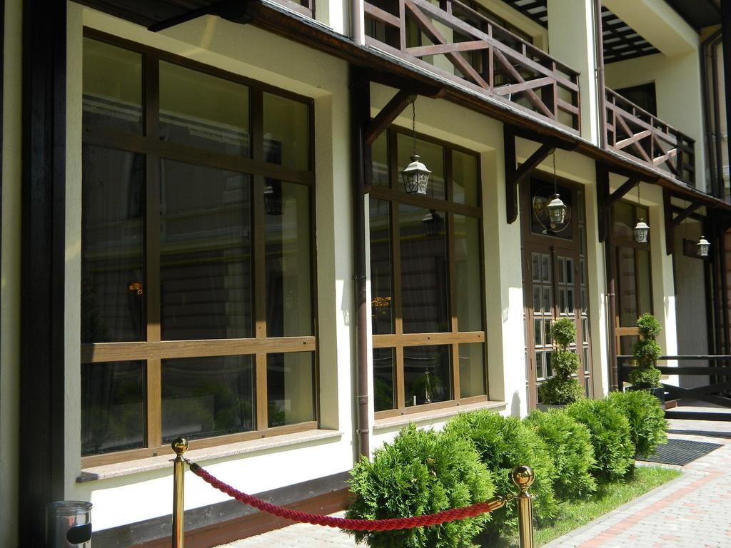 Georg Palace Hotel TTchernivtsi Extérieur photo