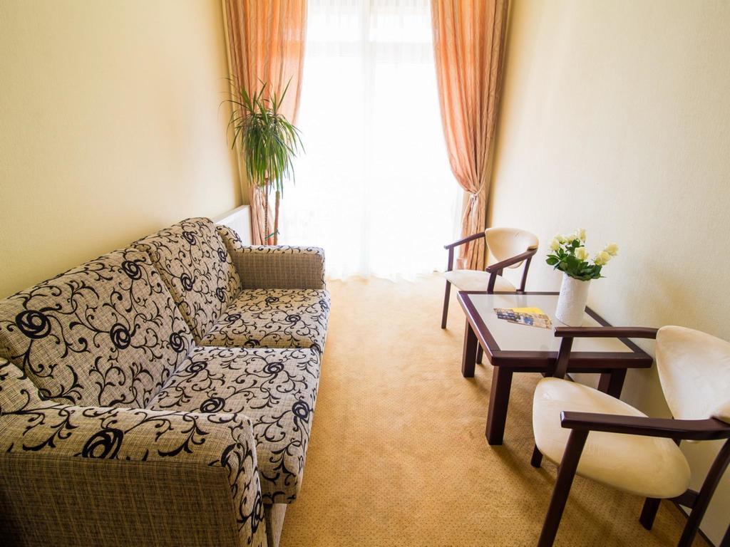 Georg Palace Hotel TTchernivtsi Chambre photo