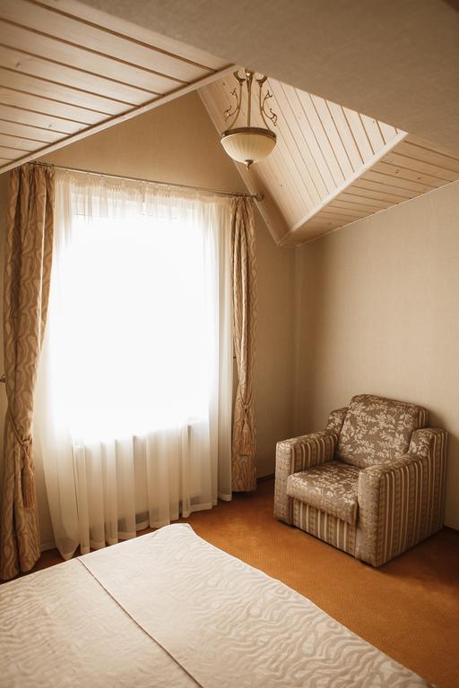 Georg Palace Hotel TTchernivtsi Extérieur photo